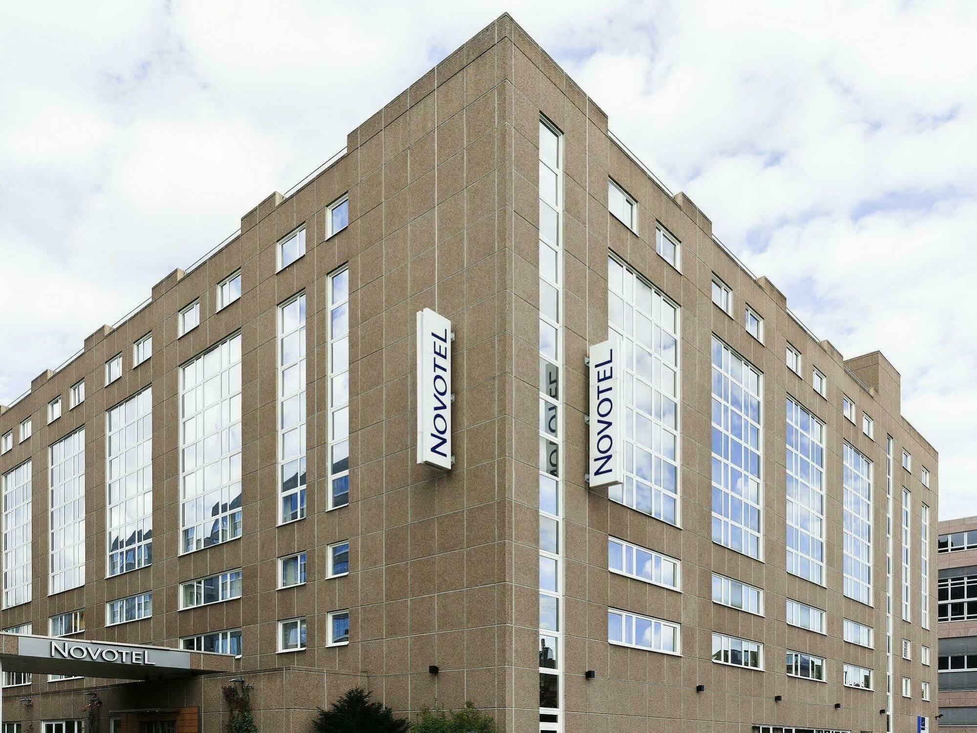 Novotel Frankfurt City Франкфурт-на-Майні Екстер'єр фото